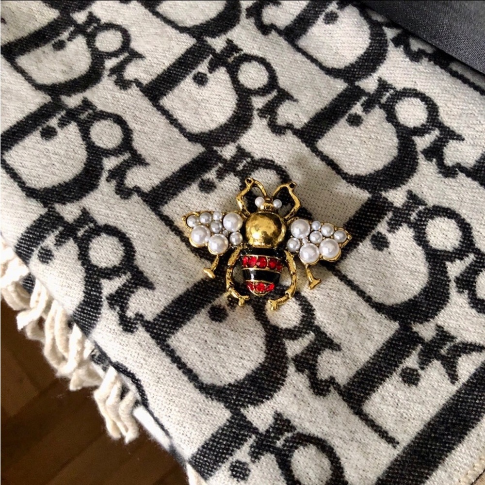 🎉New Fashion Pearl Bee Gold Bronze Color Brooch Pin - Picture 7 of 11